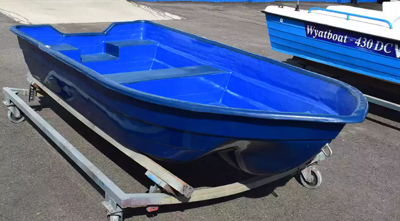 Стеклопластиковая лодка Neman-340 (тримаран) в Рязани