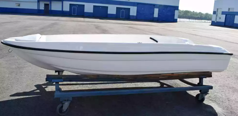 Стеклопластиковая лодка Пингвин (тримаран) в Рязани