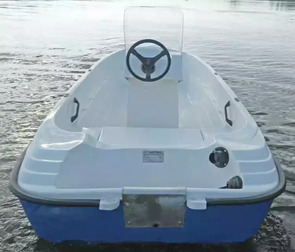 Стеклопластиковая лодка Пингвин с консолью (тримаран) в Рязани