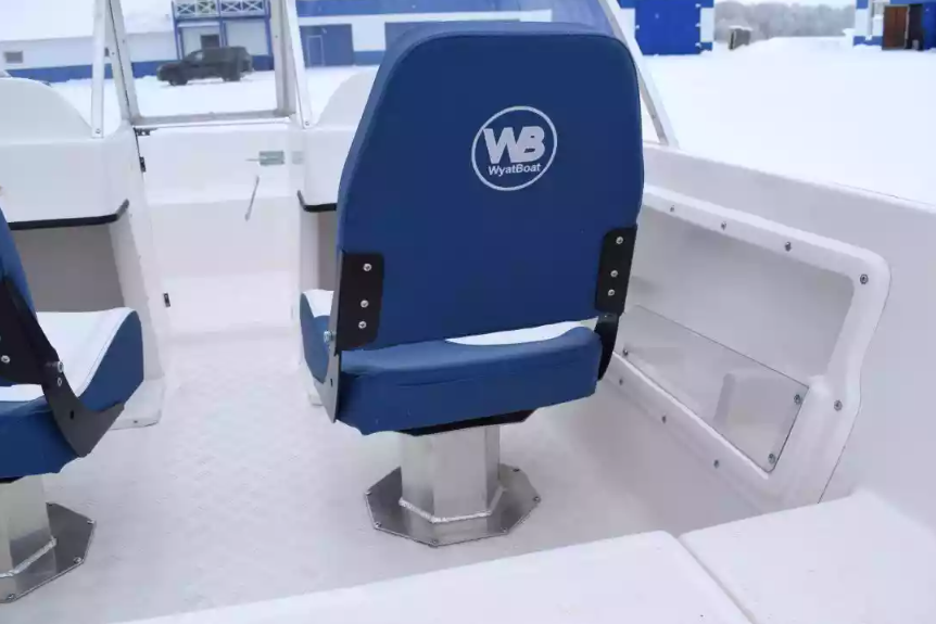 Стеклопластиковый катер Wyatboat-430DCМ (килевая) в Рязани