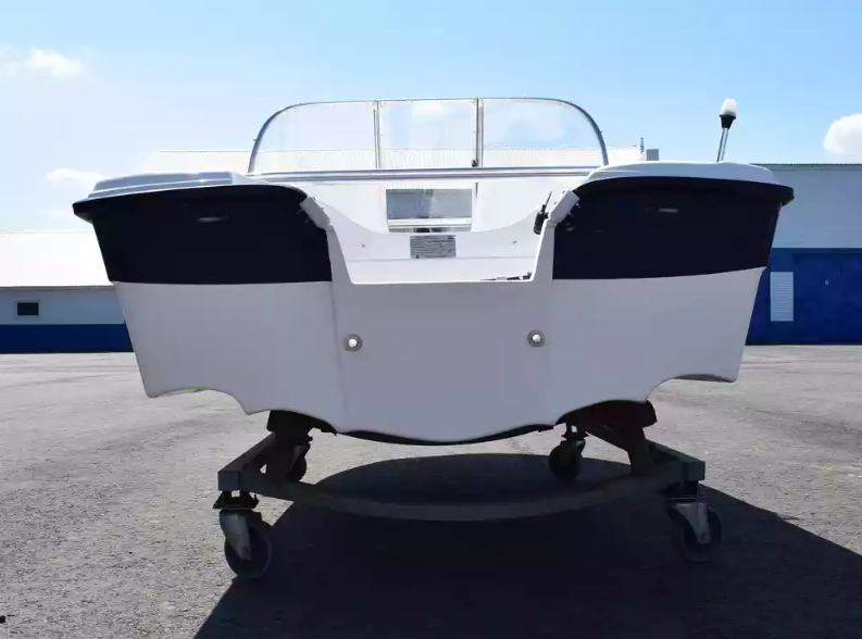 Стеклопластиковый катер Wyatboat-430 DC (тримаран) в Рязани