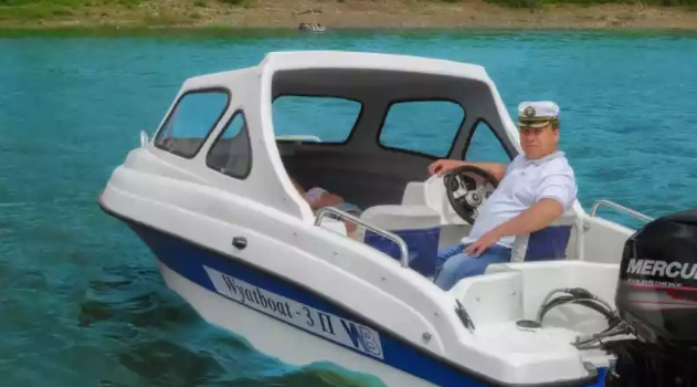 Стеклопластиковый катер Wyatboat-3 П (полурубка) в Рязани