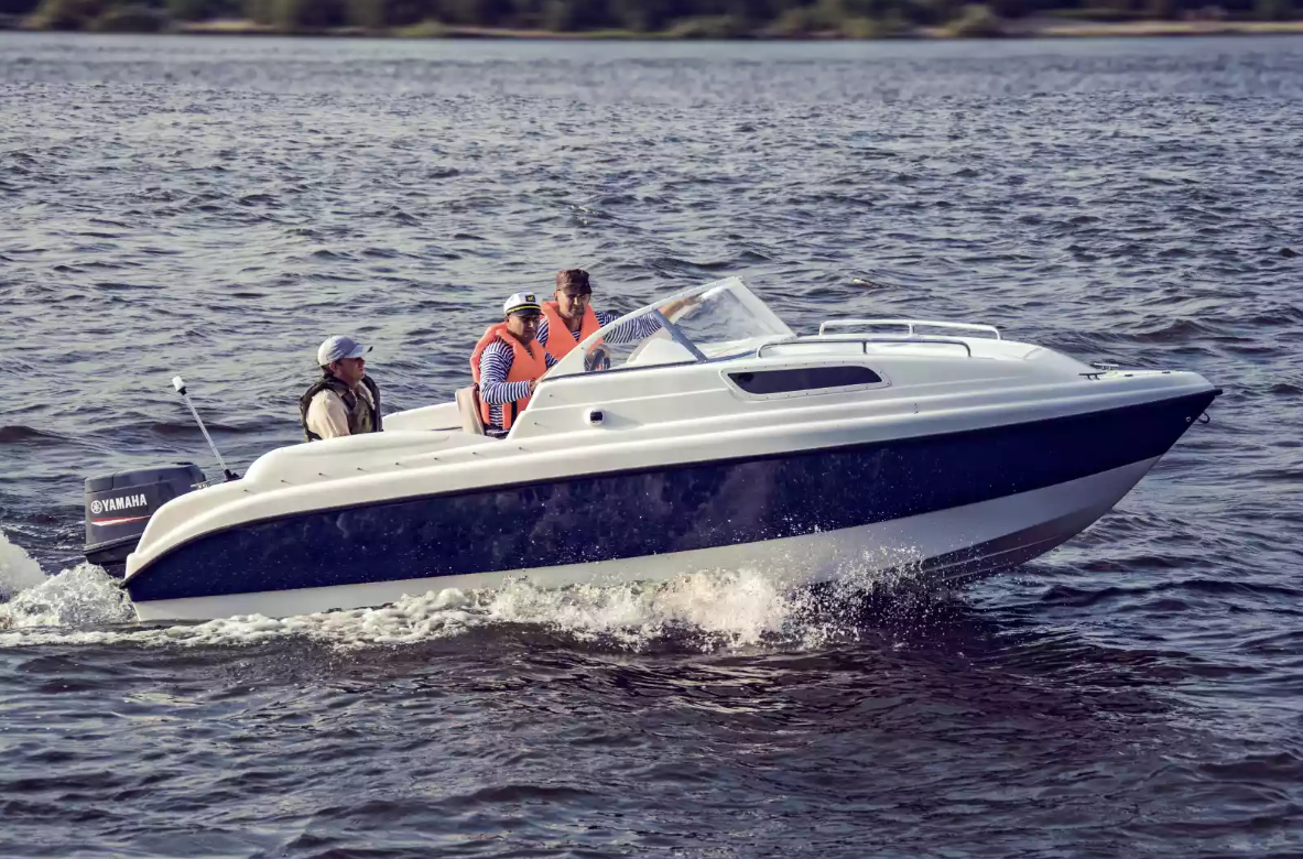 Стеклопластиковый катер Neman-550 с каютой в Рязани