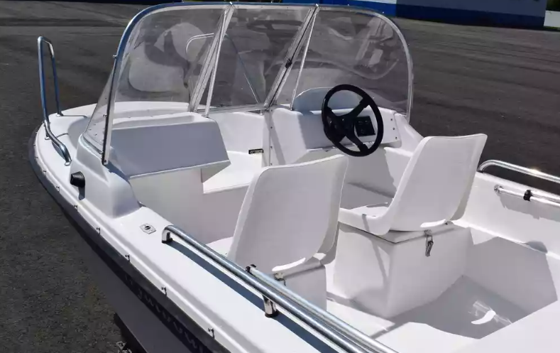 Стеклопластиковый катер Wyatboat-430 DC (тримаран) в Рязани