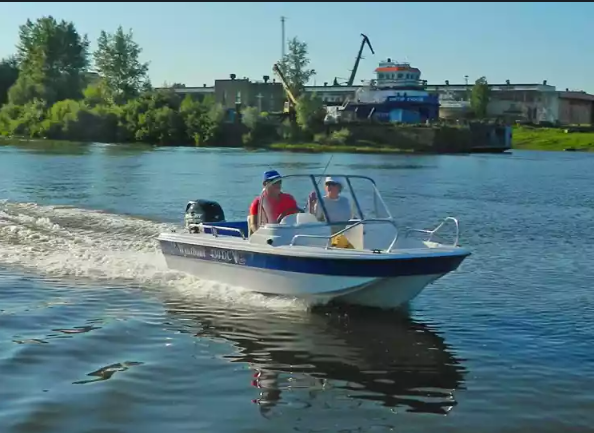 Стеклопластиковый катер Wyatboat-430 DC (тримаран) в Рязани