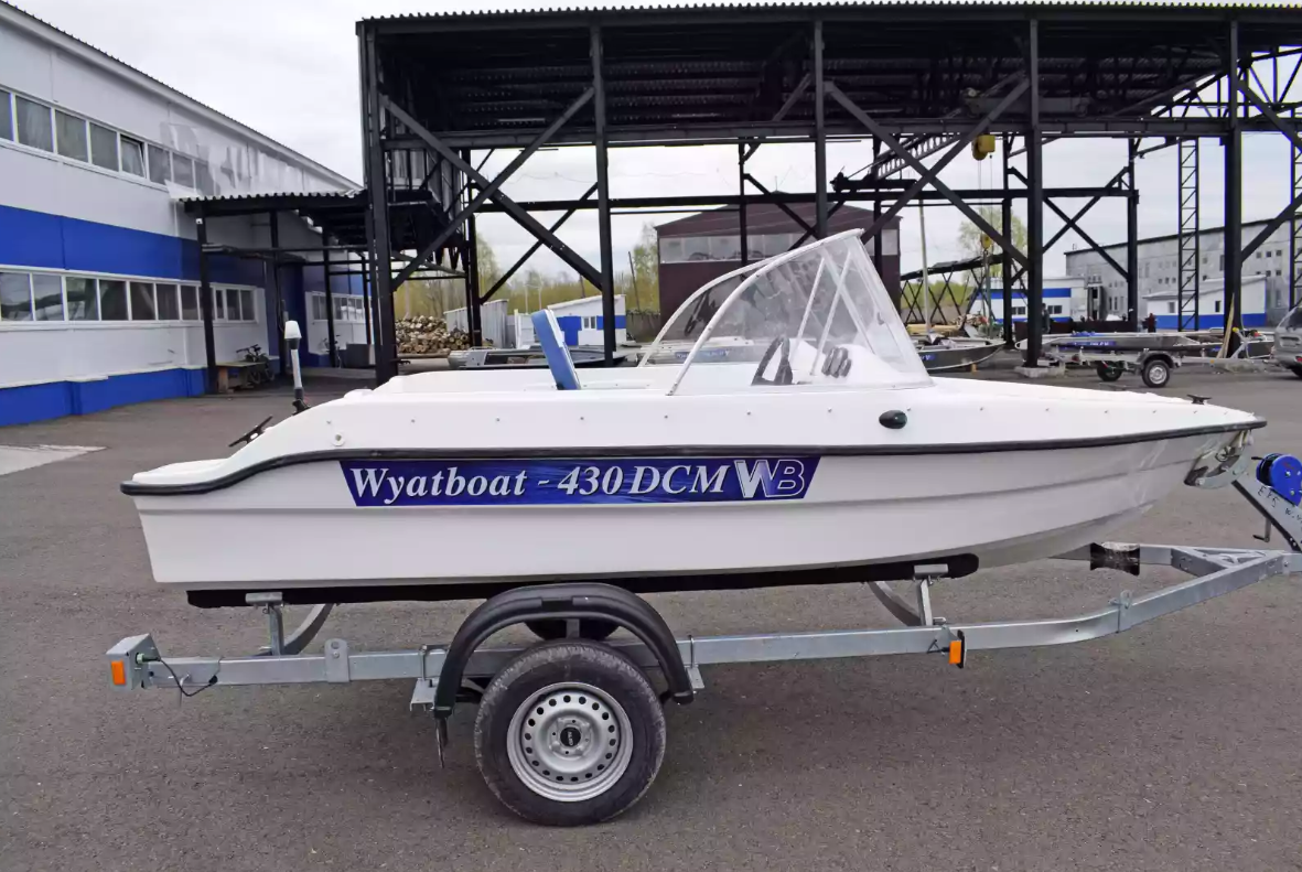 Стеклопластиковый катер Wyatboat-430DCМ (килевая) в Рязани