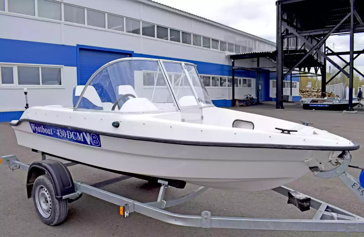 Стеклопластиковый катер Wyatboat-430DCМ (килевая) в Рязани
