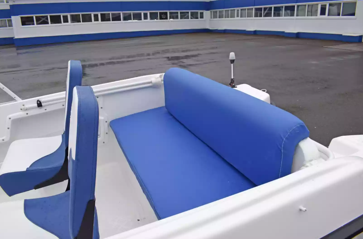 Стеклопластиковый катер Wyatboat-430DCМ (килевая) в Рязани