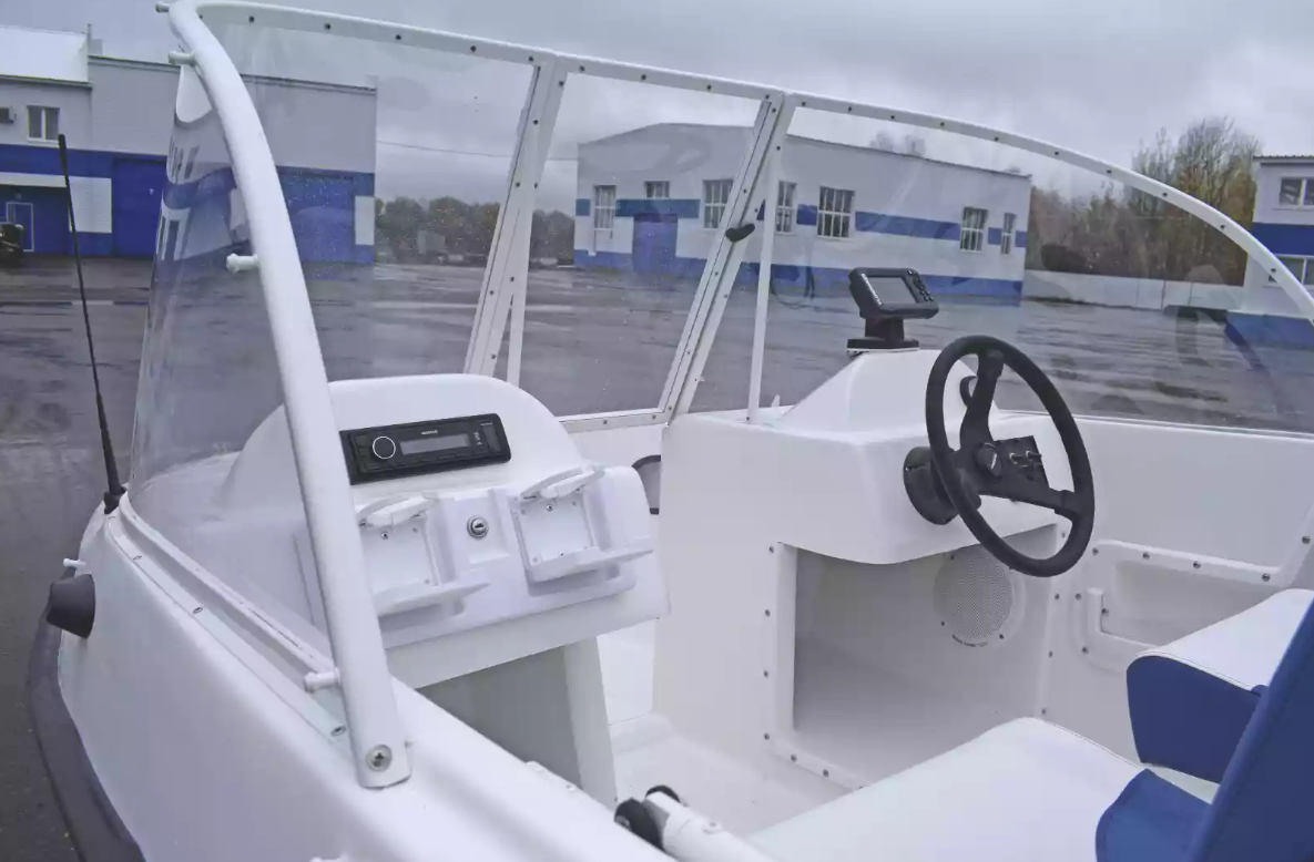 Стеклопластиковый катер Wyatboat-430DCМ (килевая) в Рязани