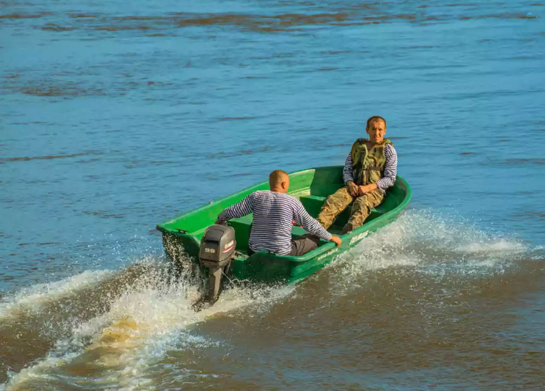 Стеклопластиковая лодка Neman-340 (тримаран) в Рязани