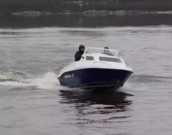 Комбинированный катер Neman-500 с каютой в Рязани