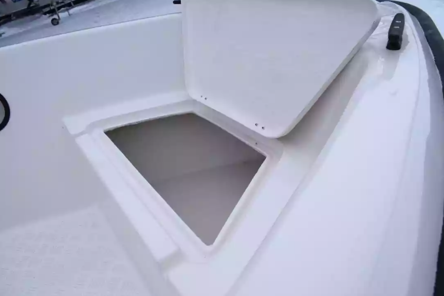 Стеклопластиковый катер Wyatboat-430DCМ (килевая) в Рязани