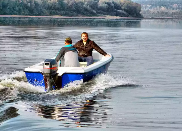Стеклопластиковая лодка Wyatboat 430 тримаран в Рязани Стеклопластиковая лодка Wyatboat 430 тримаран в Рязани