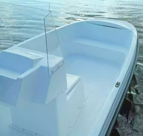 Стеклопластиковая лодка Пингвин с консолью (тримаран) в Рязани