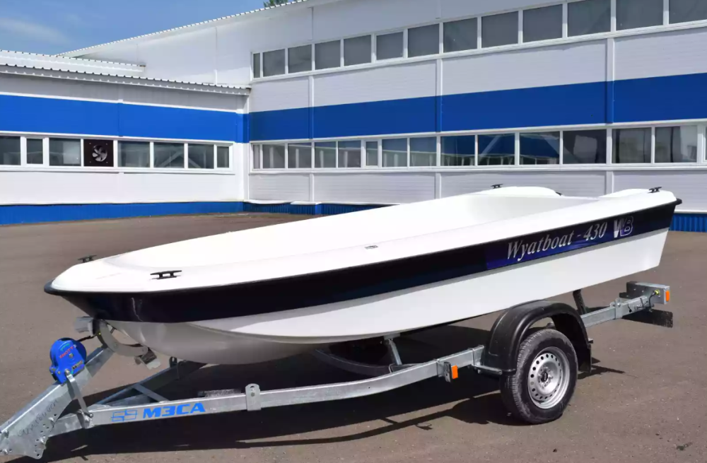 Стеклопластиковая лодка Wyatboat 430 тримаран в Рязани Стеклопластиковая лодка Wyatboat 430 тримаран в Рязани