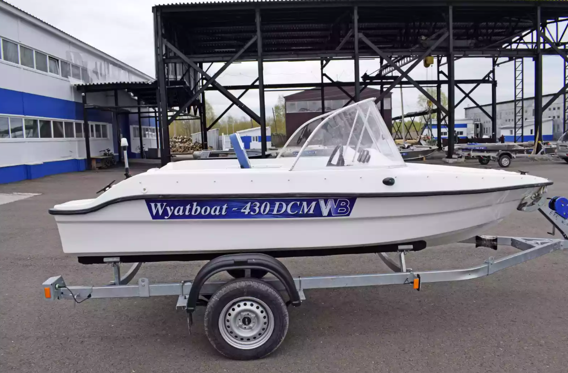 Стеклопластиковый катер Wyatboat-430DCМ (килевая) в Рязани