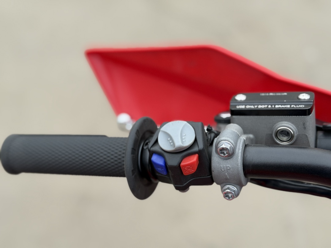 Кроссовый мотоцикл (эндуро) PROMAX WOLVERINE 302 2T EFI в Рязани