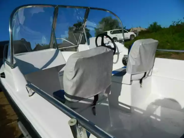 Стеклопластиковый катер Wyatboat-430 DC (тримаран) в Рязани