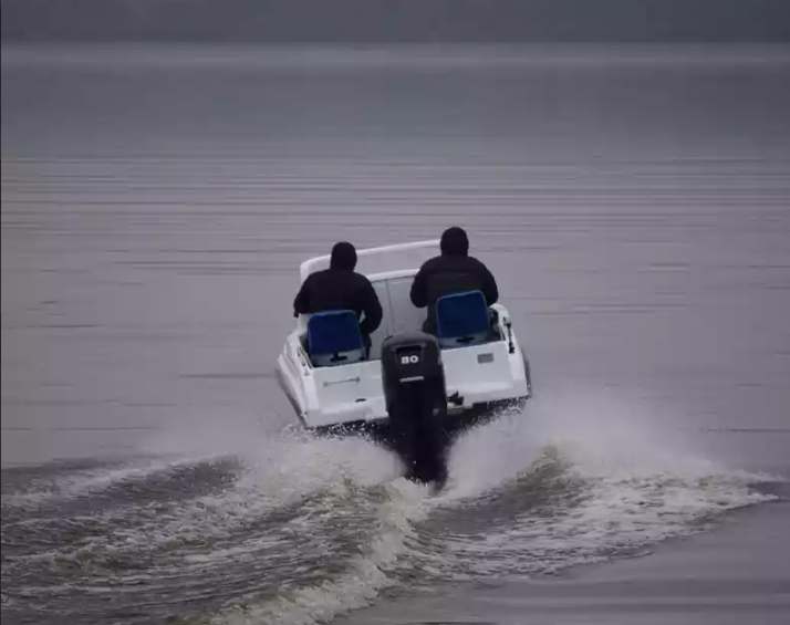 Комбинированный катер Neman-500 с каютой в Рязани