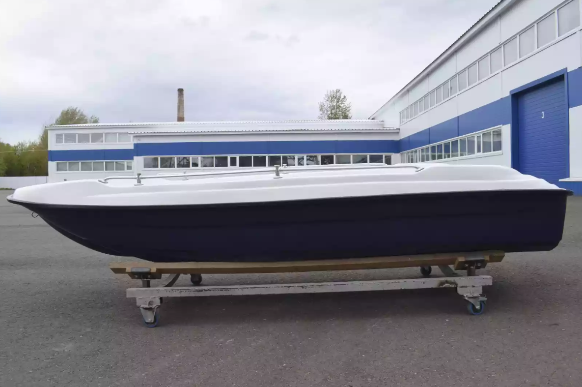 Стеклопластиковая лодка Пингвин New (тримаран) в Рязани