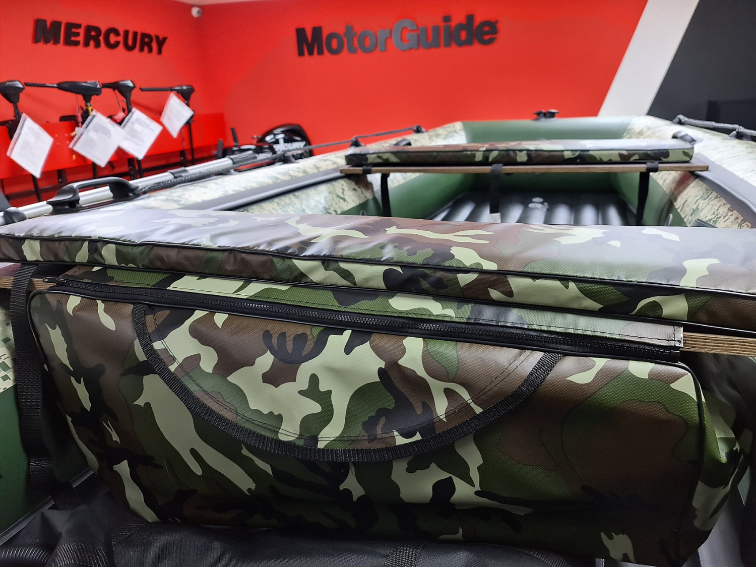 КОМПЛЕКТ МЯГКИХ НАКЛАДОК С СУМКОЙ ДЛЯ ЛОДОК 80Х20 КАМУФЛЯЖ в Рязани